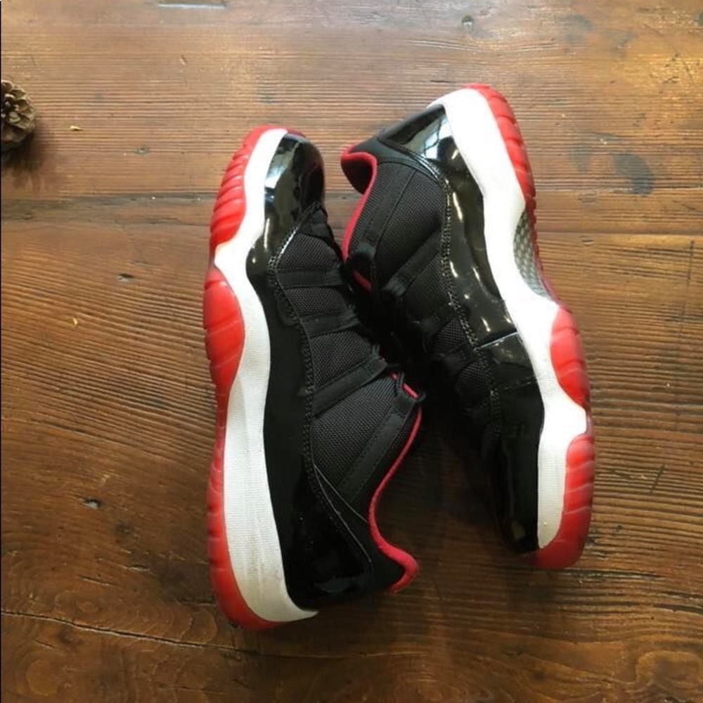 Jordan 11 Bred (low)